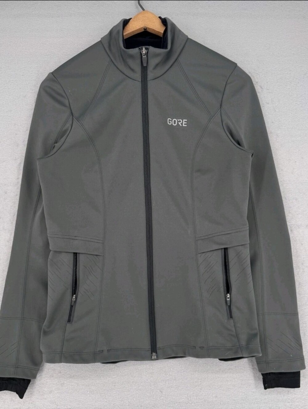 GORE Softshell Windstopper Jacket in Gray Performance Wear Hiking Cycling